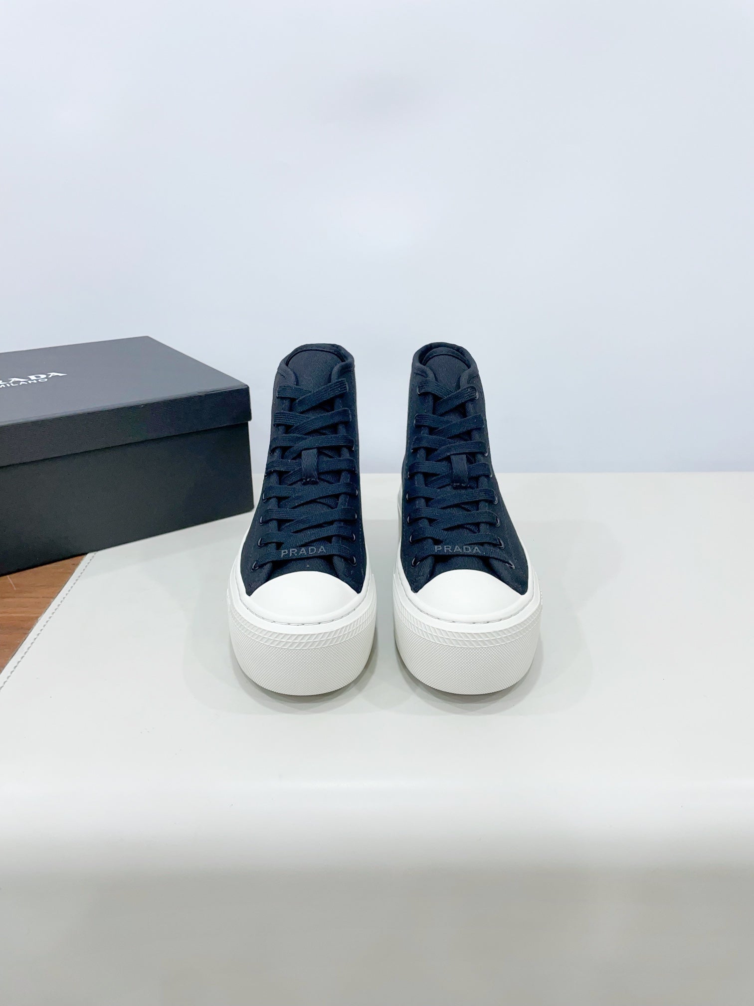 P-Sneakers