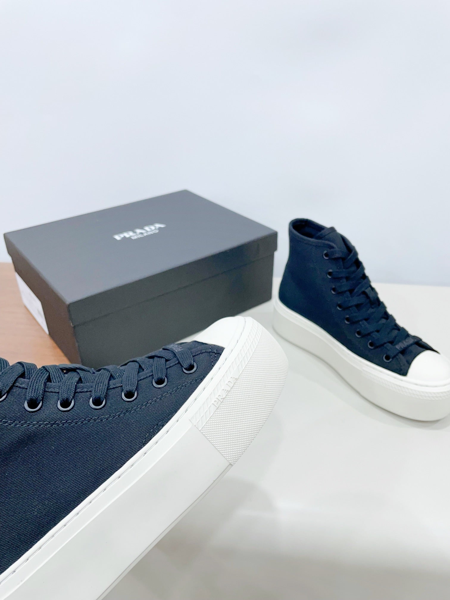P-Sneakers
