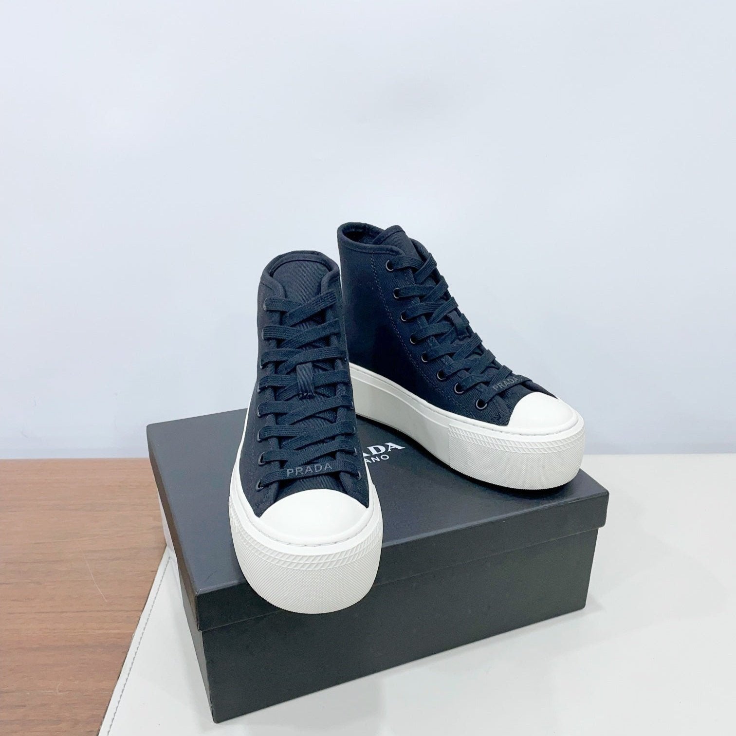 P-Sneakers