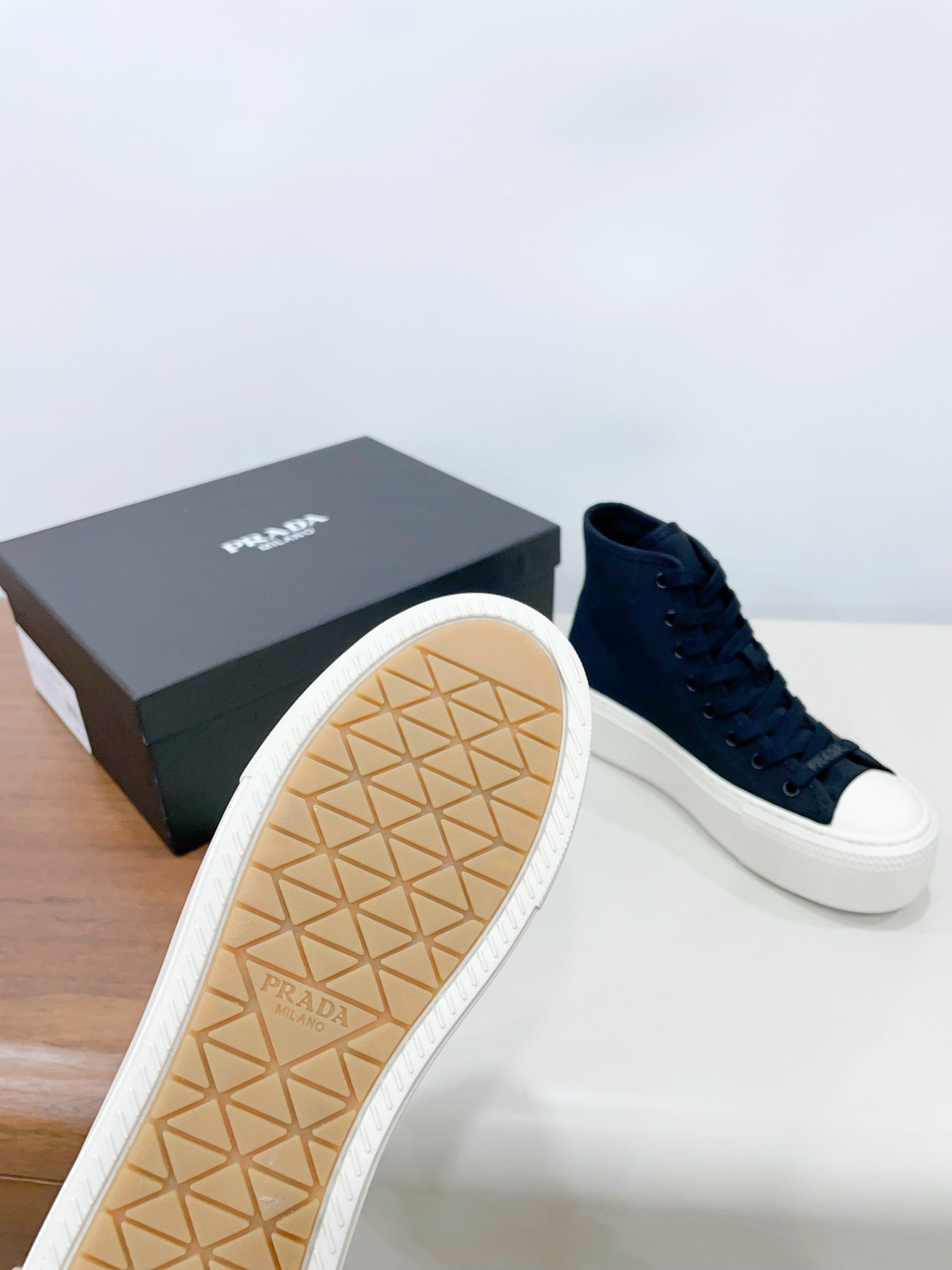 P-Sneakers