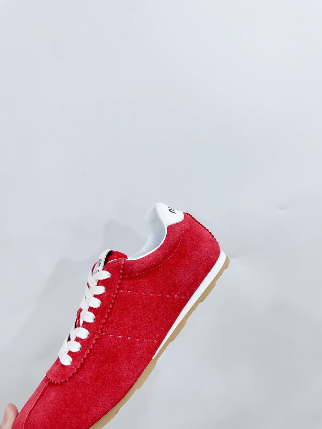 M-Sneakers