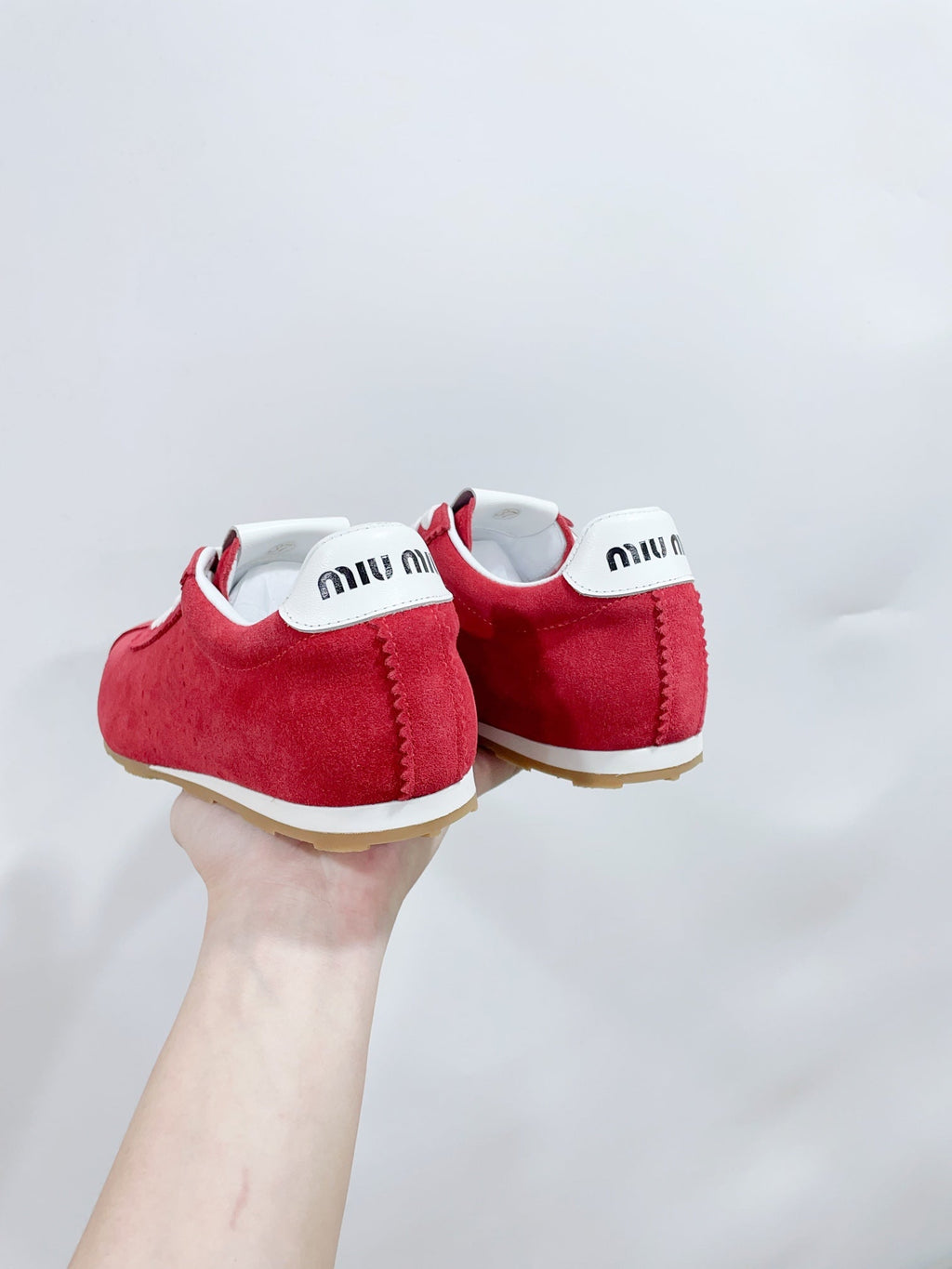 M-Sneakers