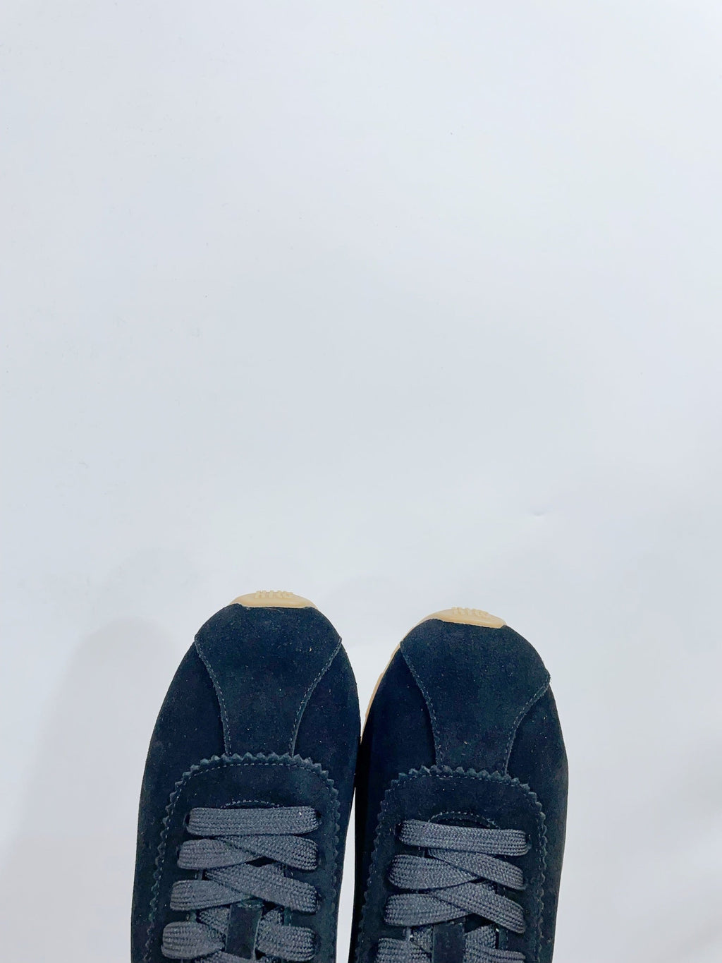 M-Sneakers