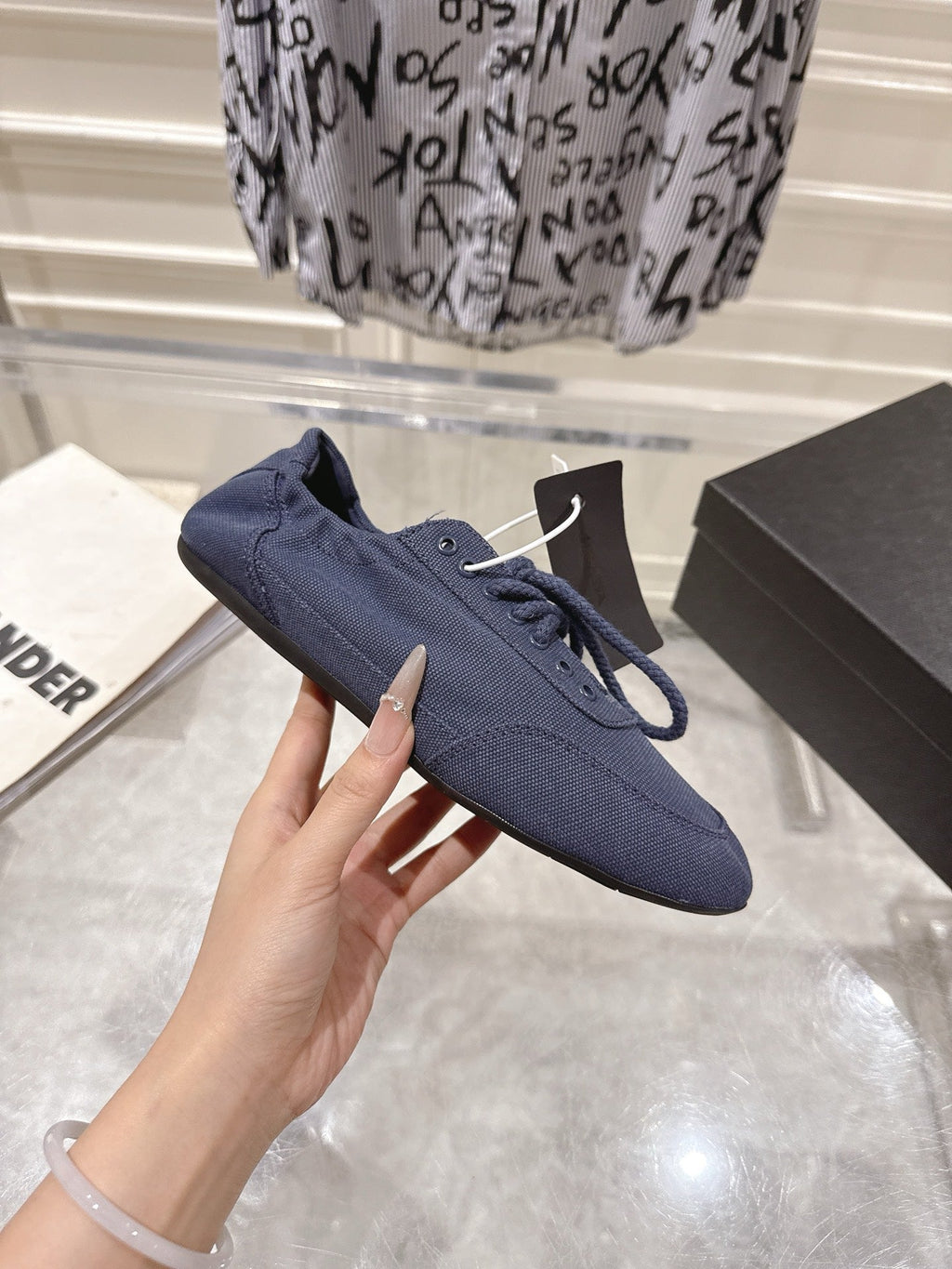 P-Sneakers