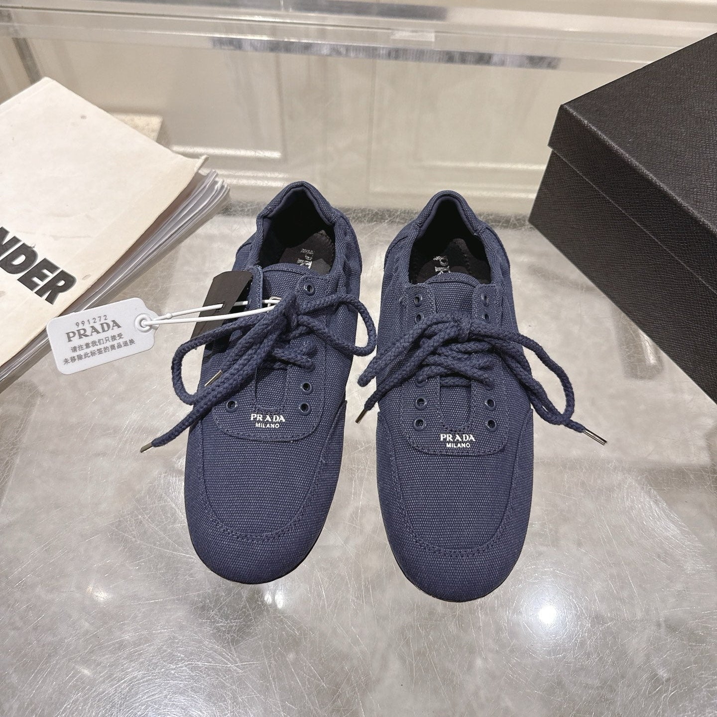 P-Sneakers