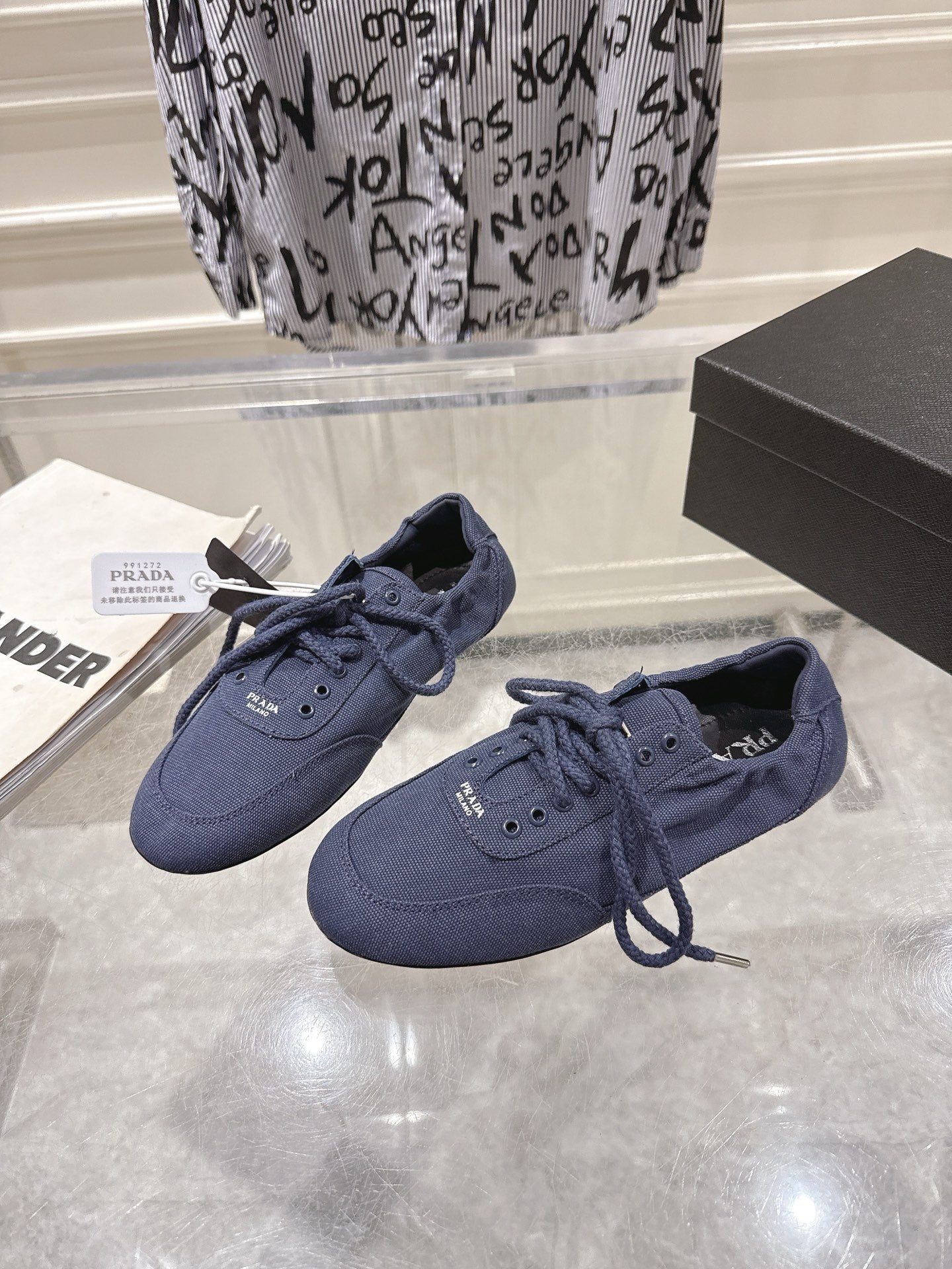 P-Sneakers