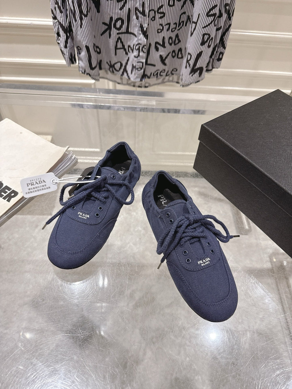 P-Sneakers