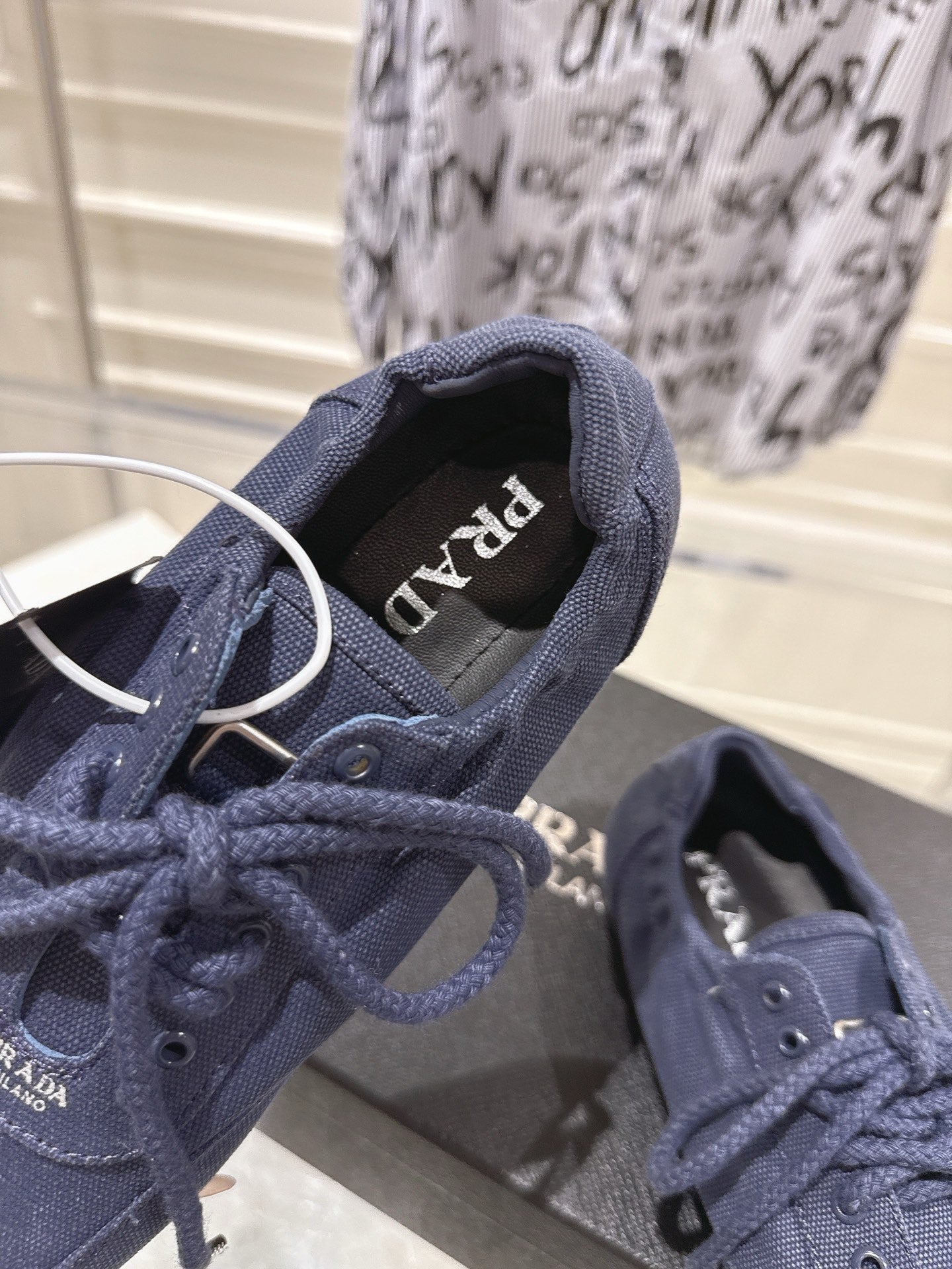 P-Sneakers