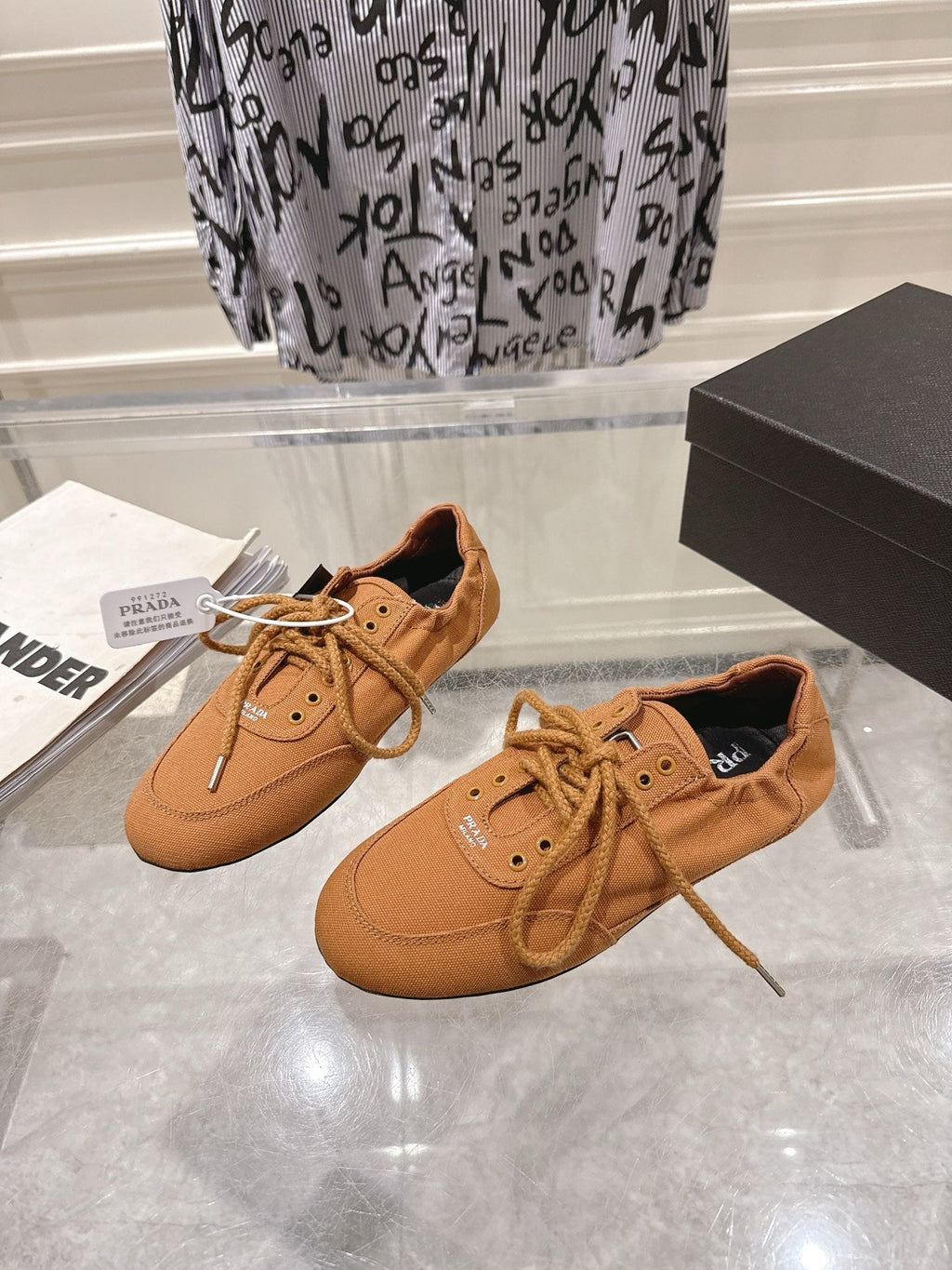 P-Sneakers