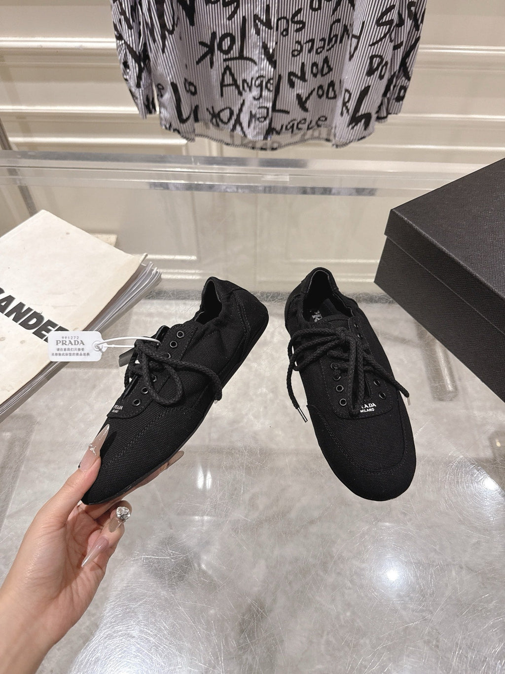 P-Sneakers