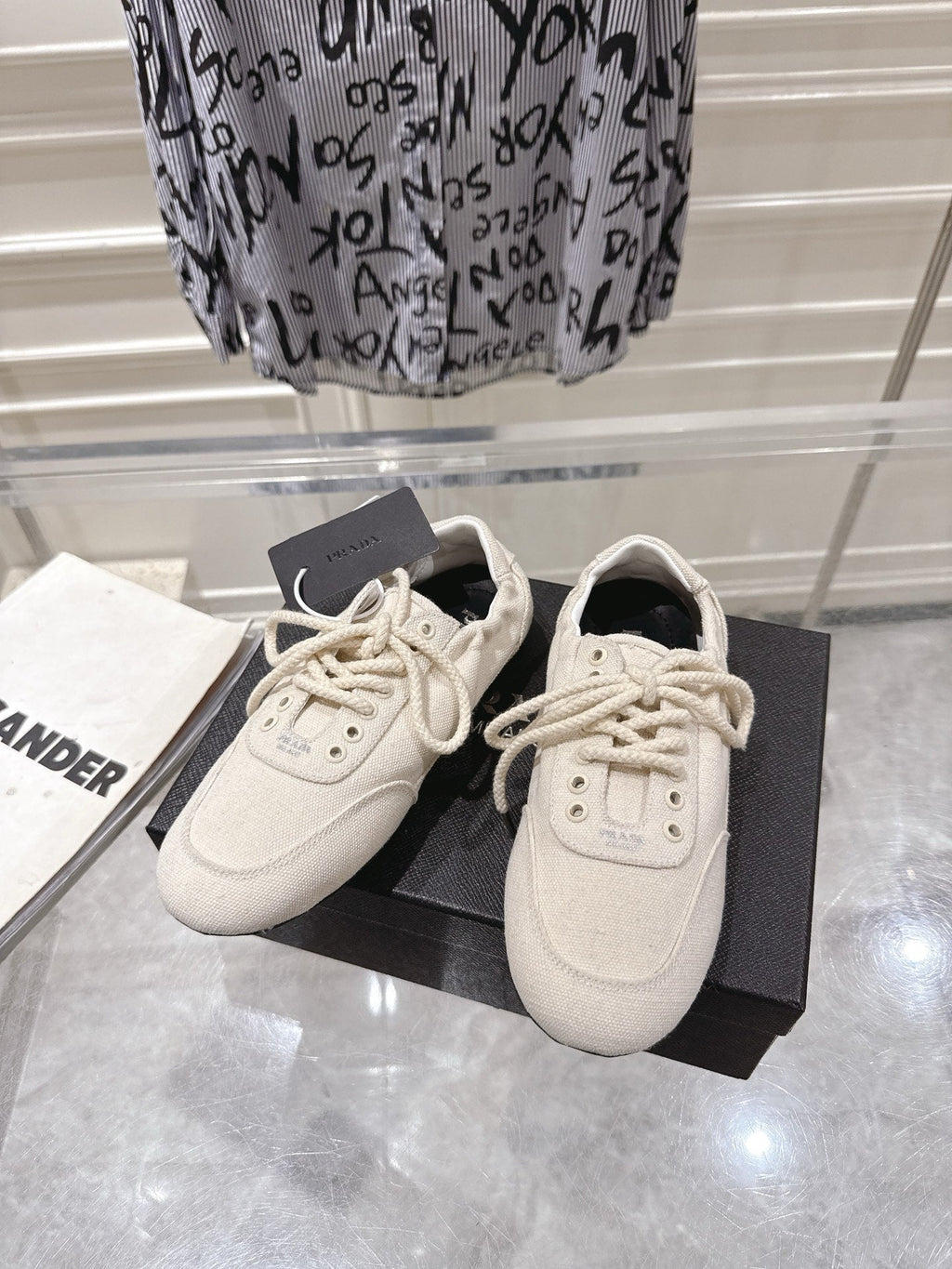 P-Sneakers