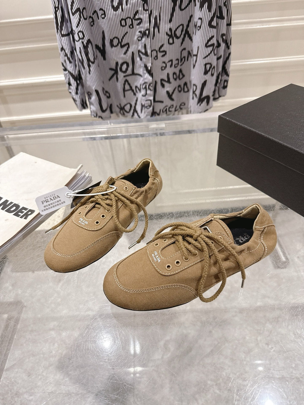 P-Sneakers