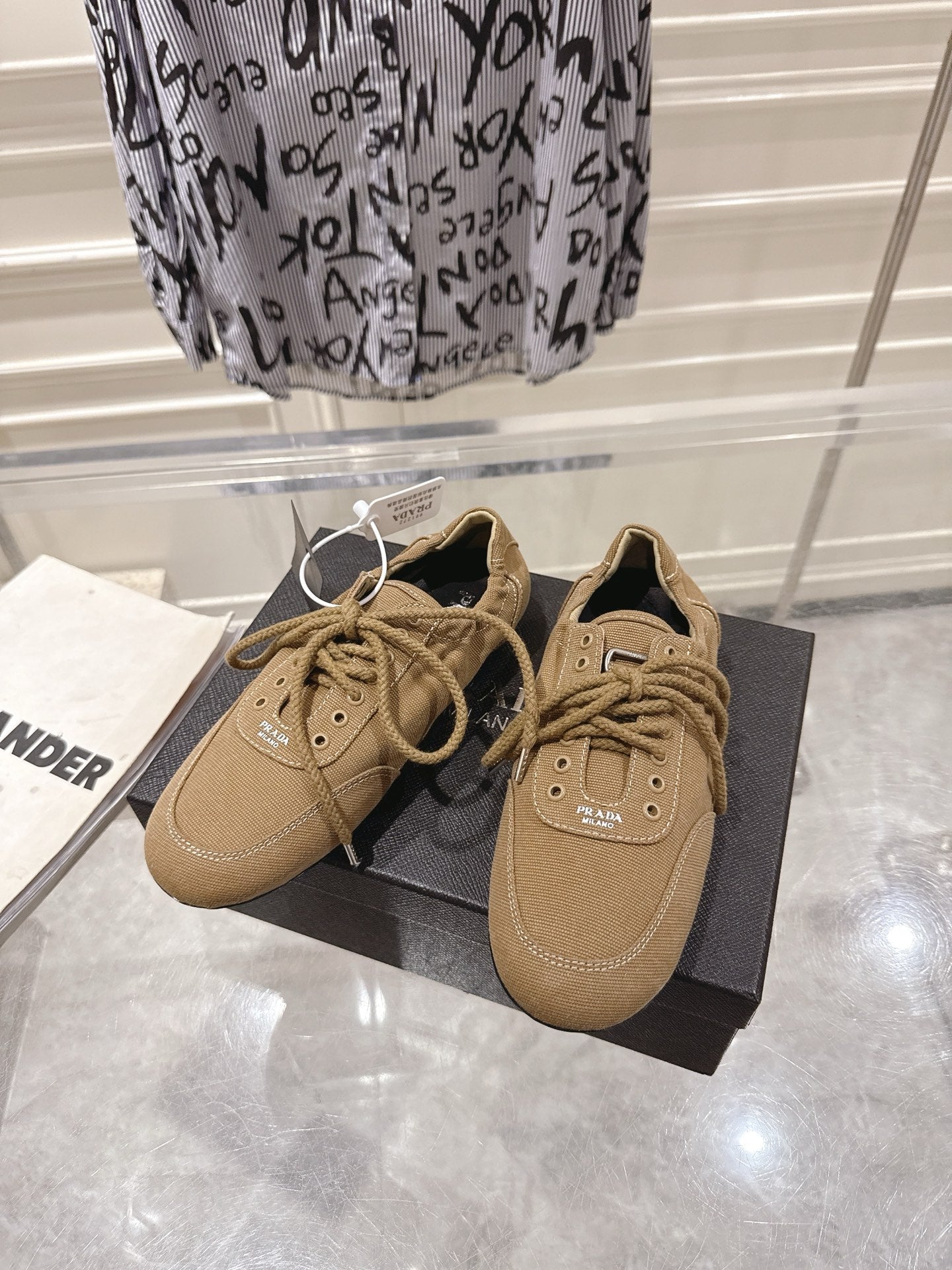 P-Sneakers
