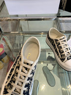 D-Sneakers