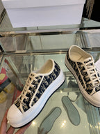D-Sneakers