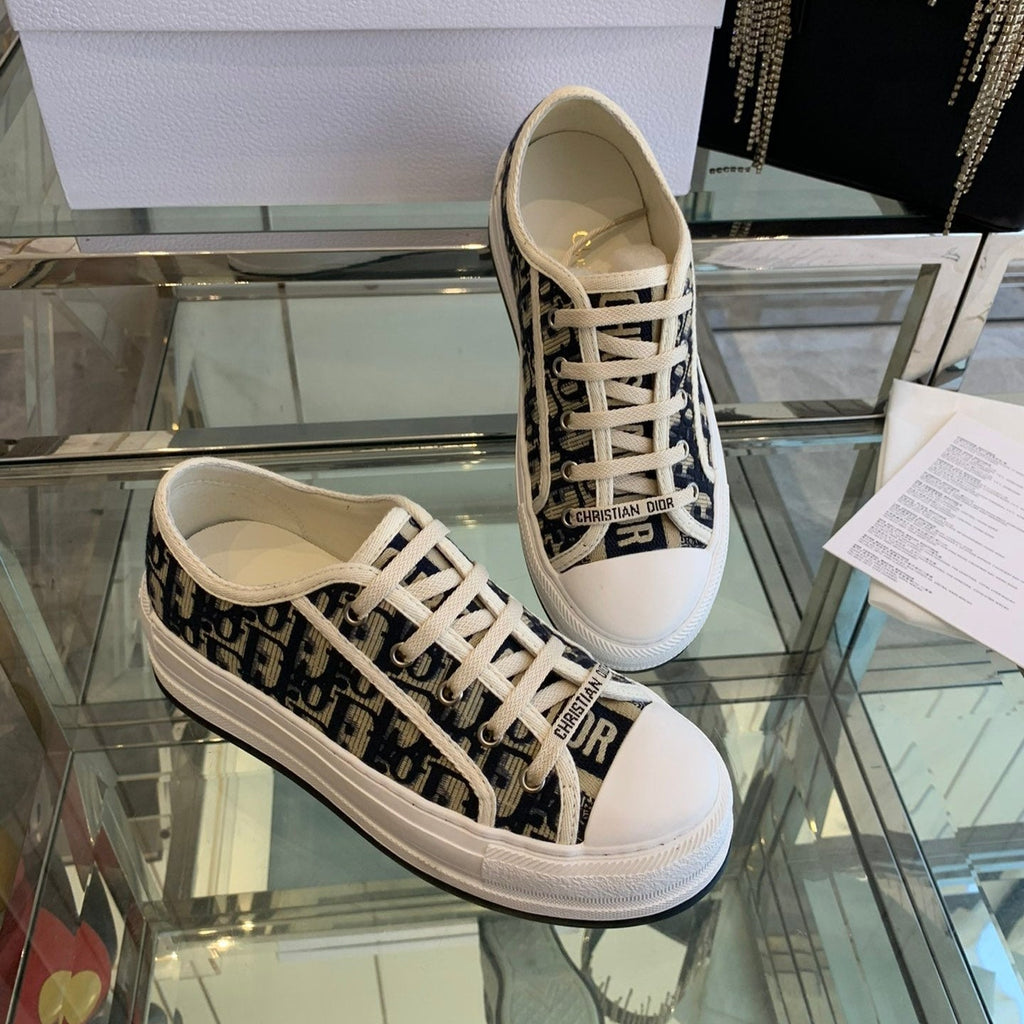 D-Sneakers