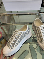 D-Sneakers