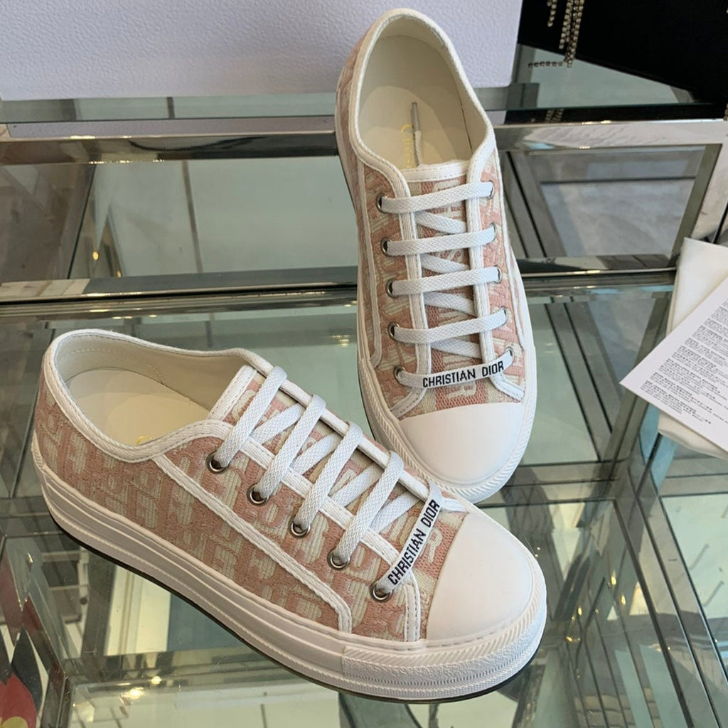 D-Sneakers