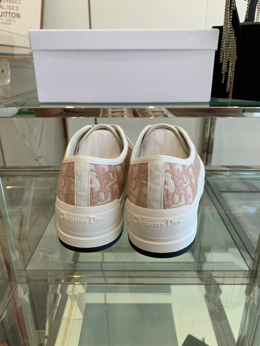D-Sneakers