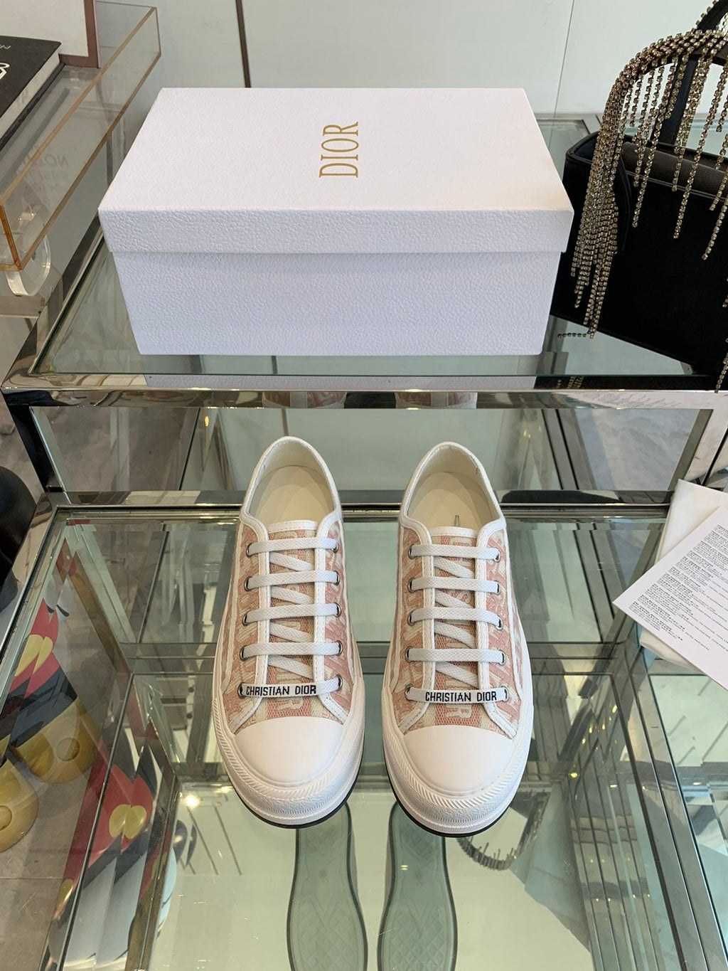 D-Sneakers