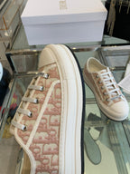 D-Sneakers