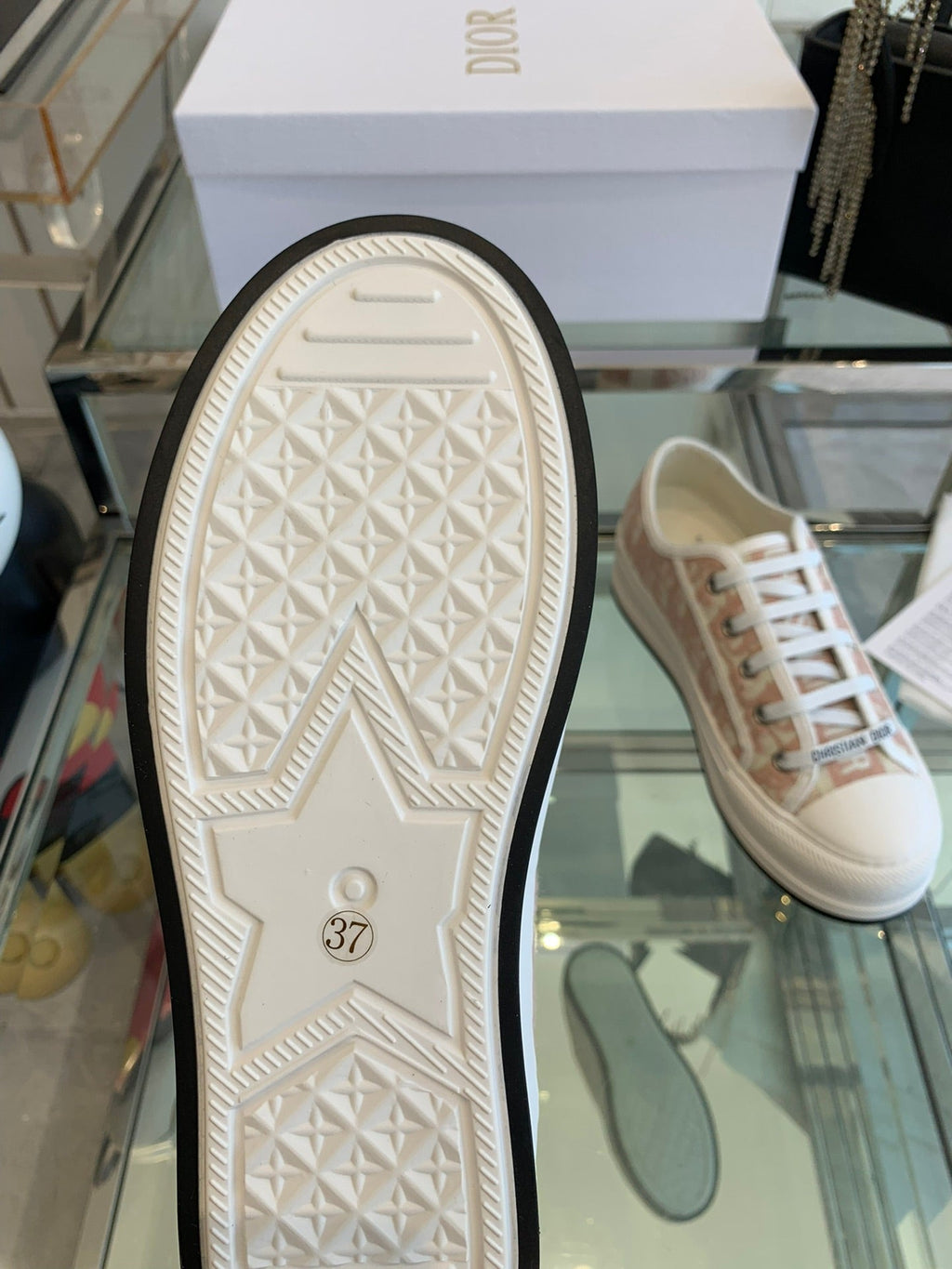 D-Sneakers