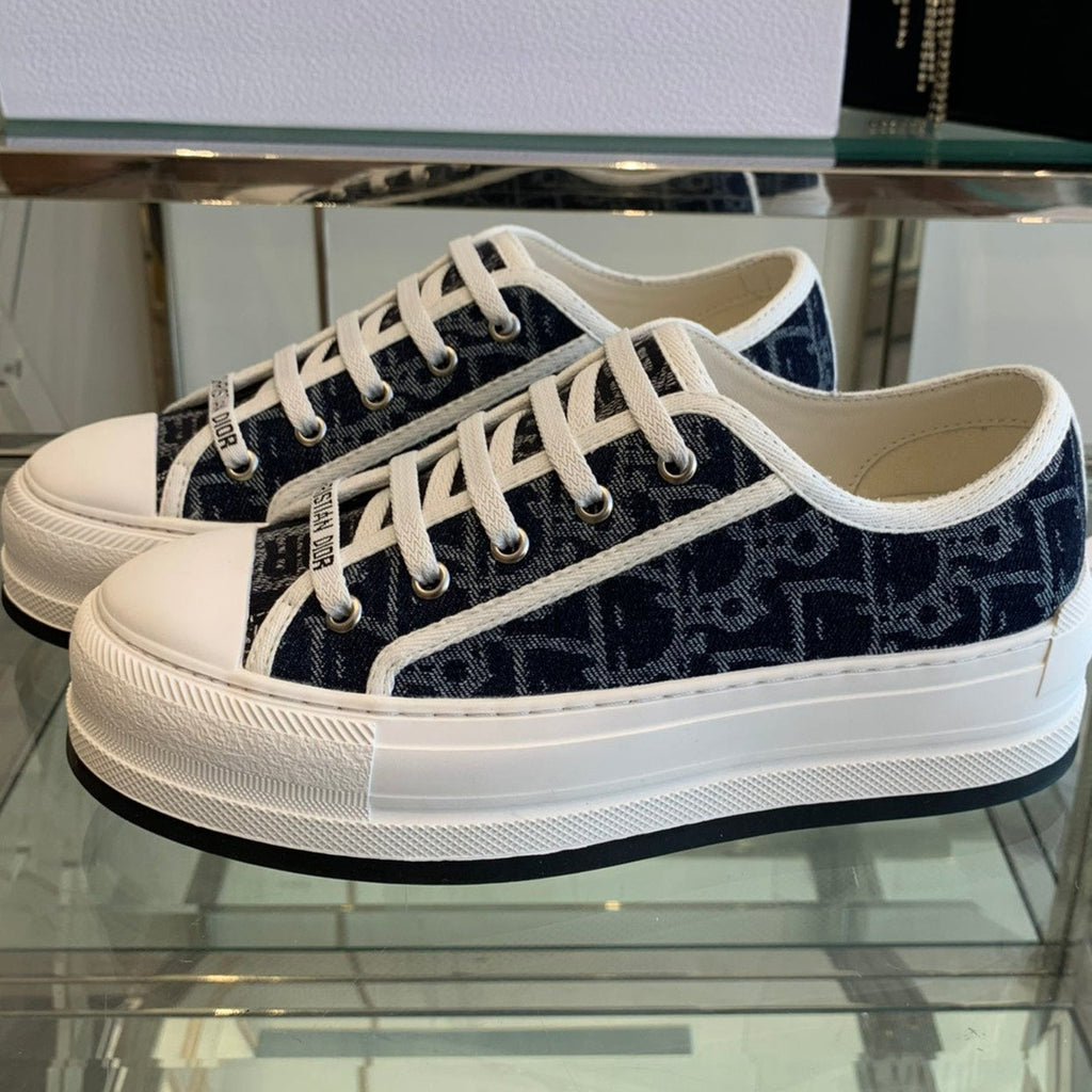 D-Sneakers