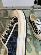 D-Sneakers