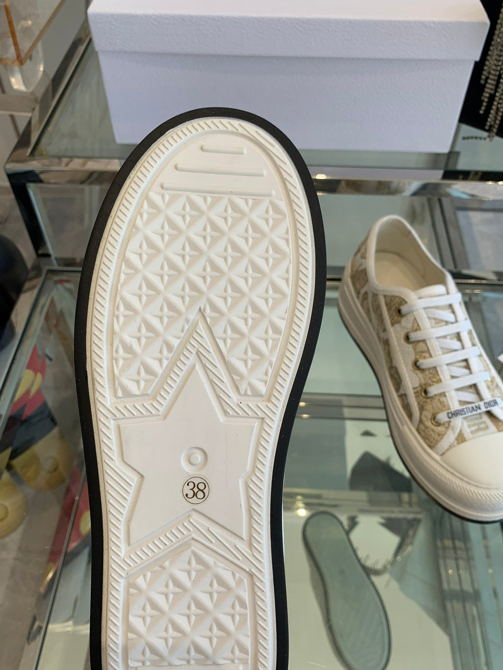 D-Sneakers