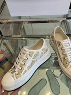 D-Sneakers