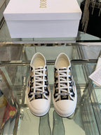 D-Sneakers