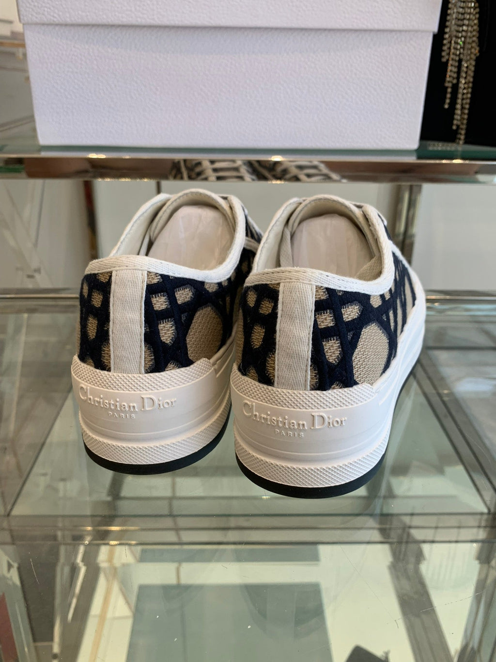 D-Sneakers