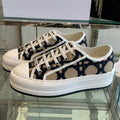 D-Sneakers