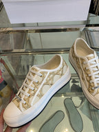 D-Sneakers