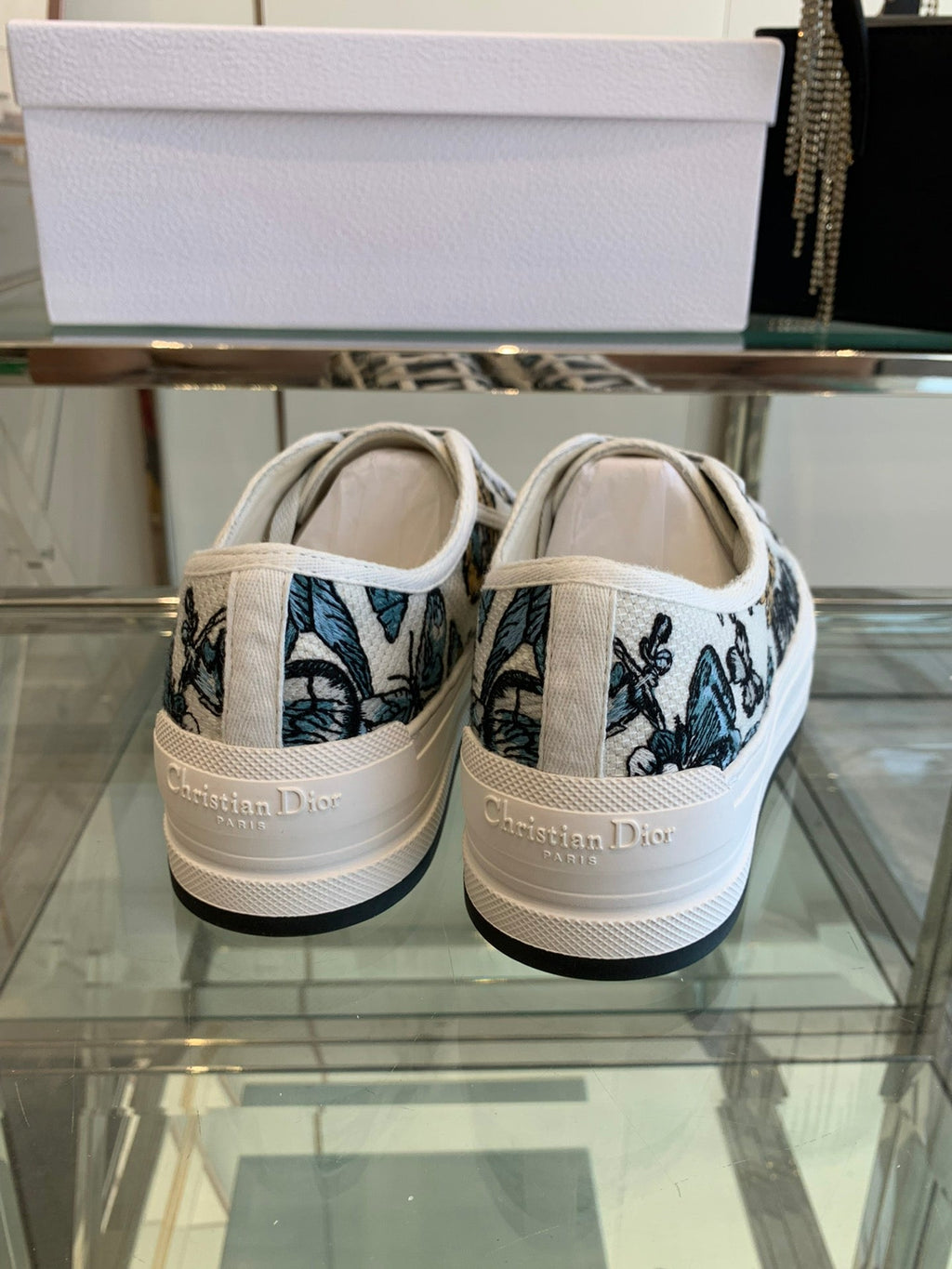 D-Sneakers