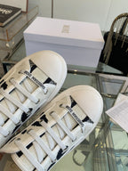 D-Sneakers