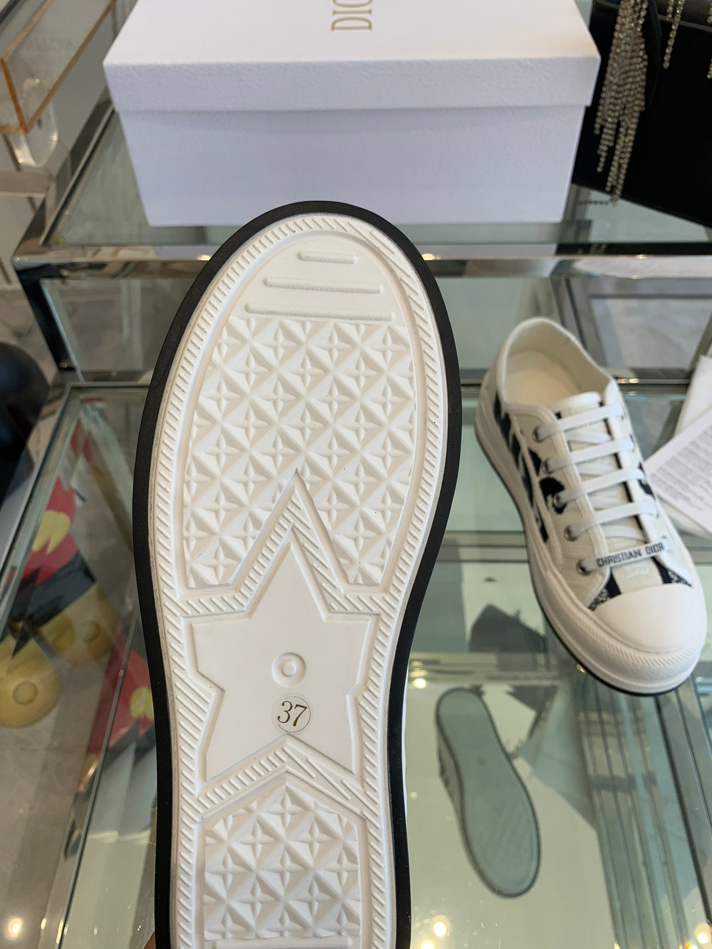 D-Sneakers