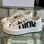 D-Sneakers