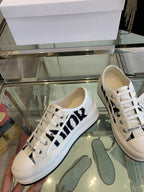 D-Sneakers