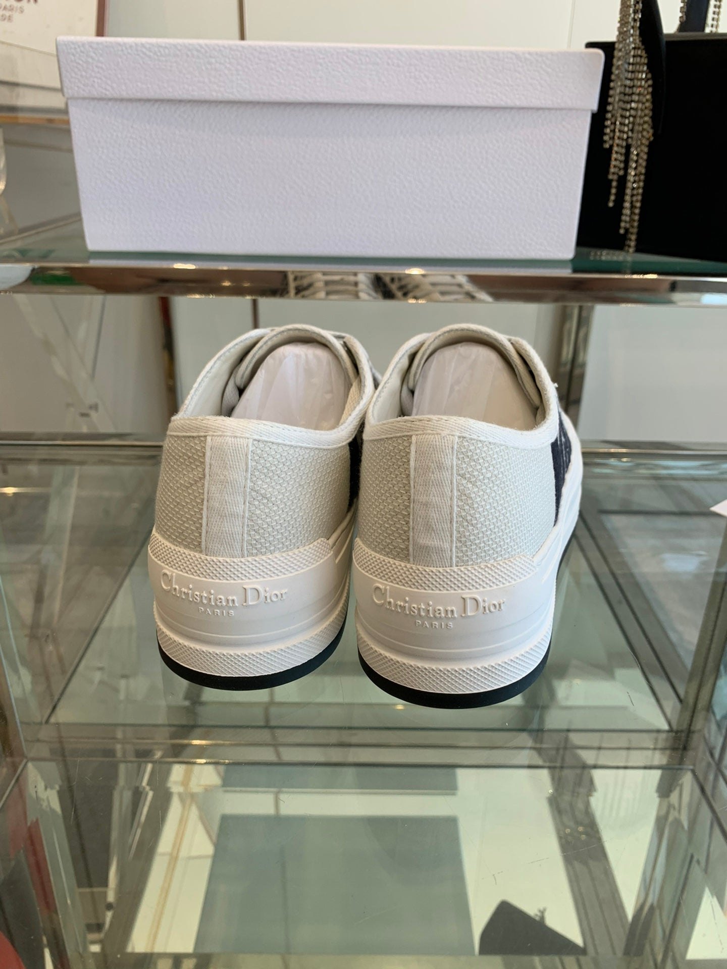 D-Sneakers
