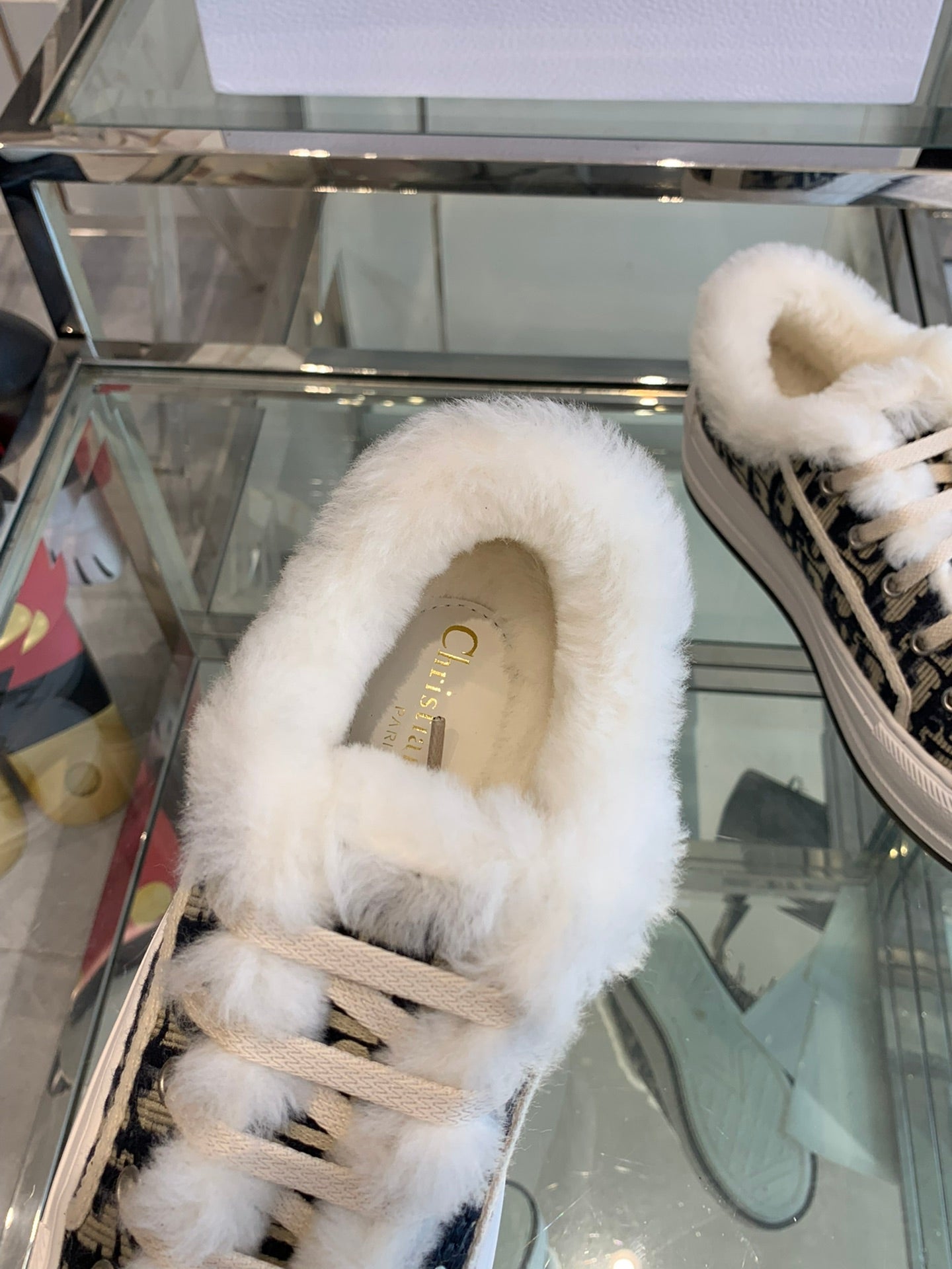 D-Sneakers