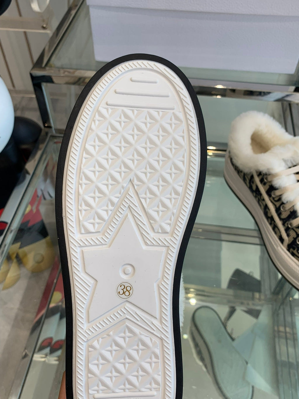 D-Sneakers