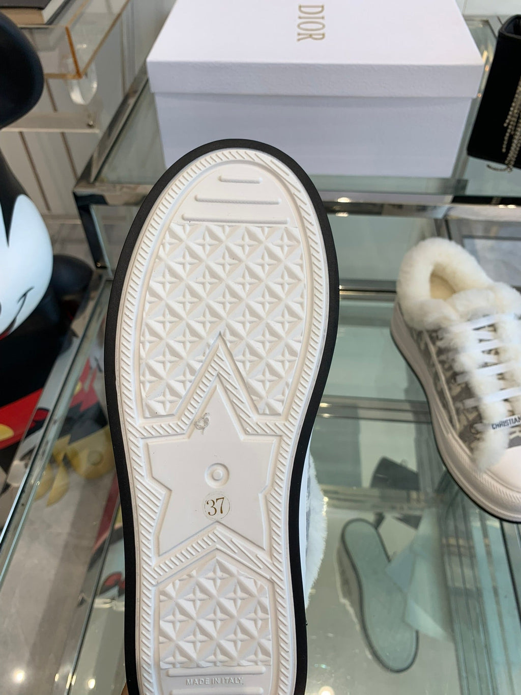 D-Sneakers