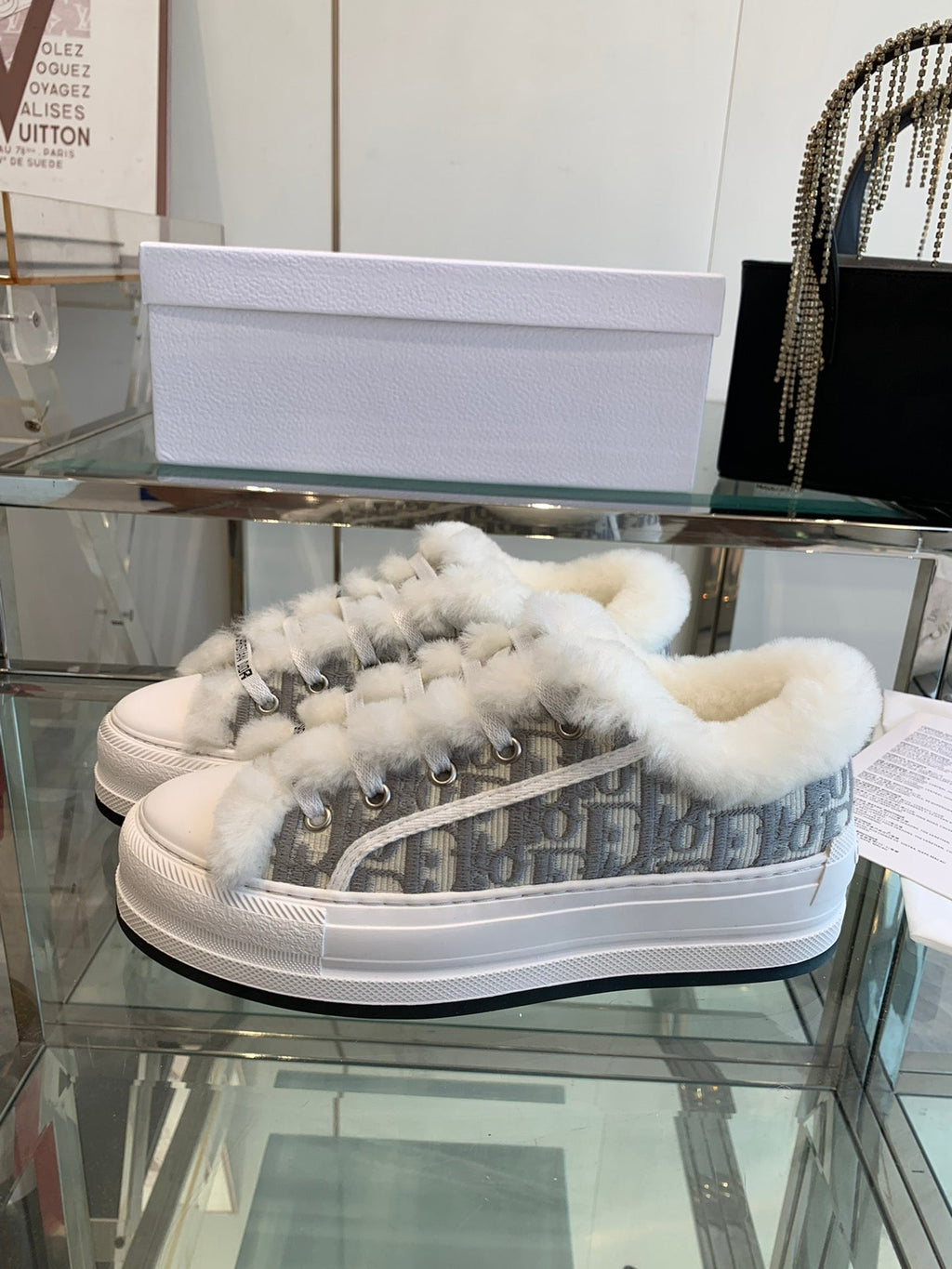 D-Sneakers