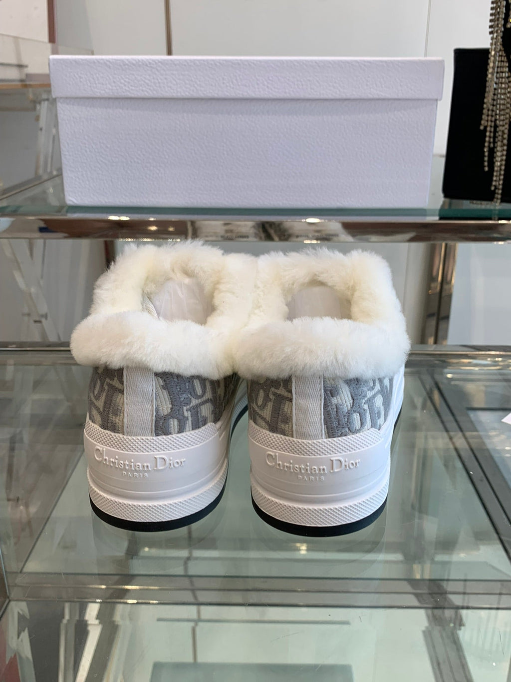 D-Sneakers