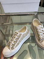 D-Sneakers