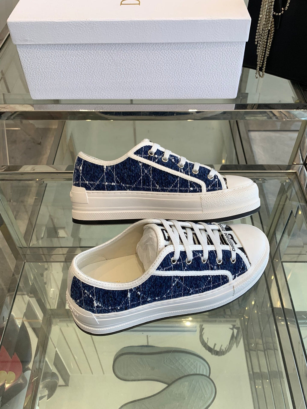 D-Sneakers