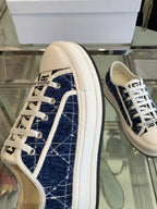 D-Sneakers