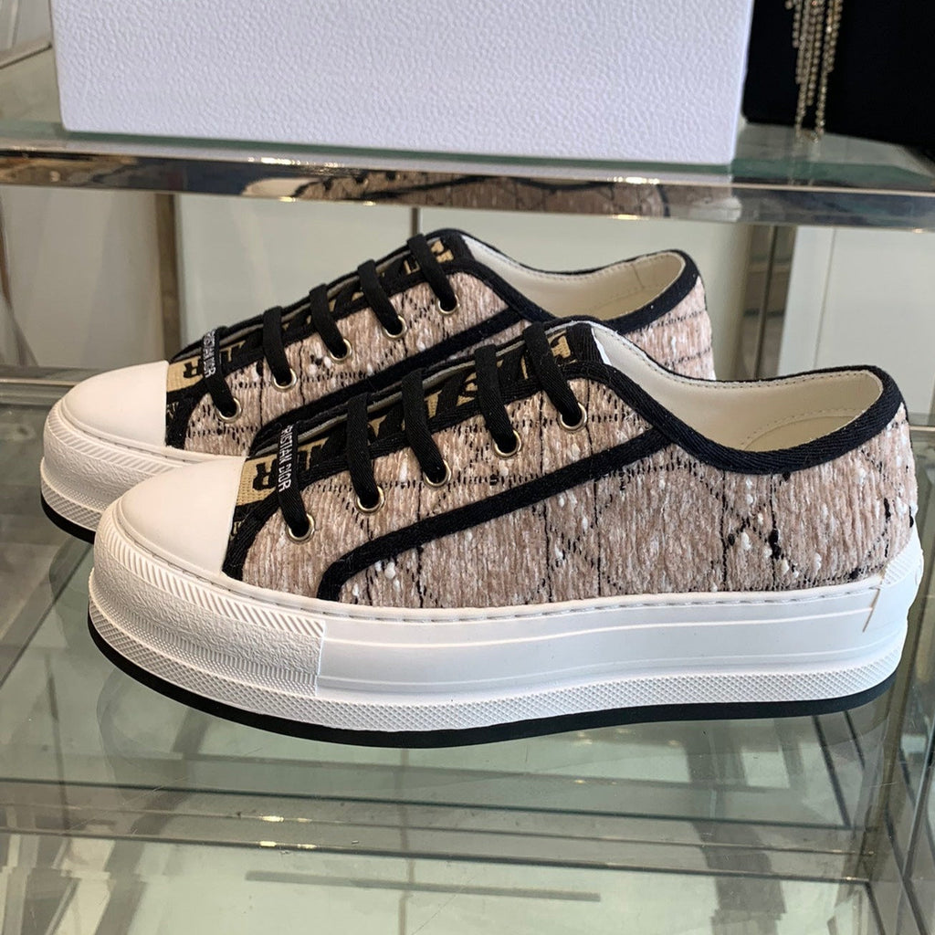 D-Sneakers
