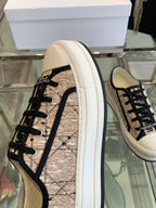 D-Sneakers